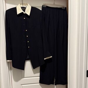 Donna Karan Elegant Black Pants Suit